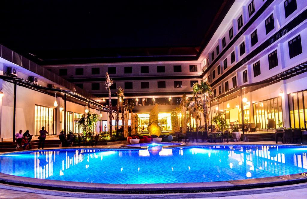 Neo Eltari Kupang By Aston Hotel Esterno foto